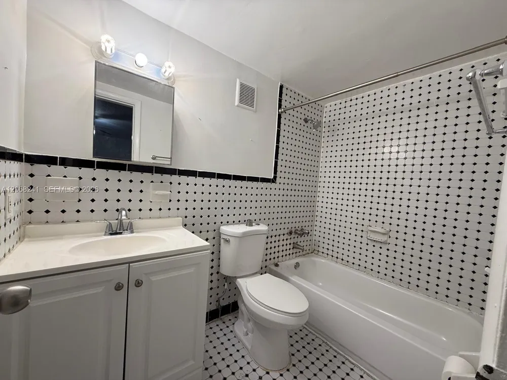 1735 NE 164th St #E104 North Miami Beach, FL 33162