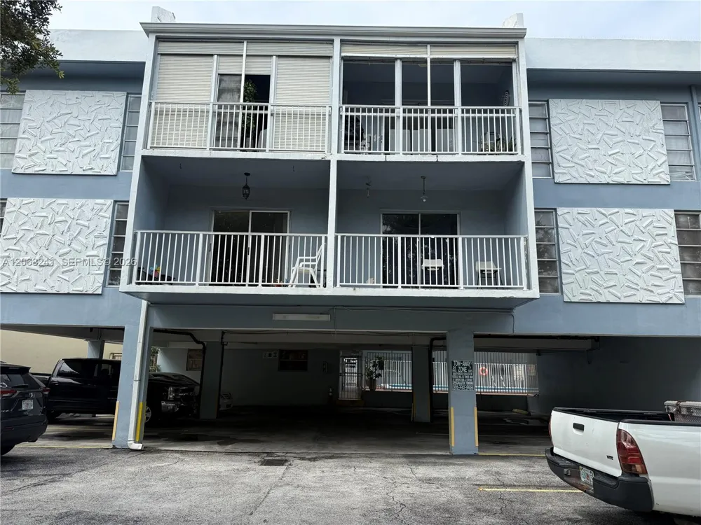 1735 NE 164th St #E104 North Miami Beach, FL 33162