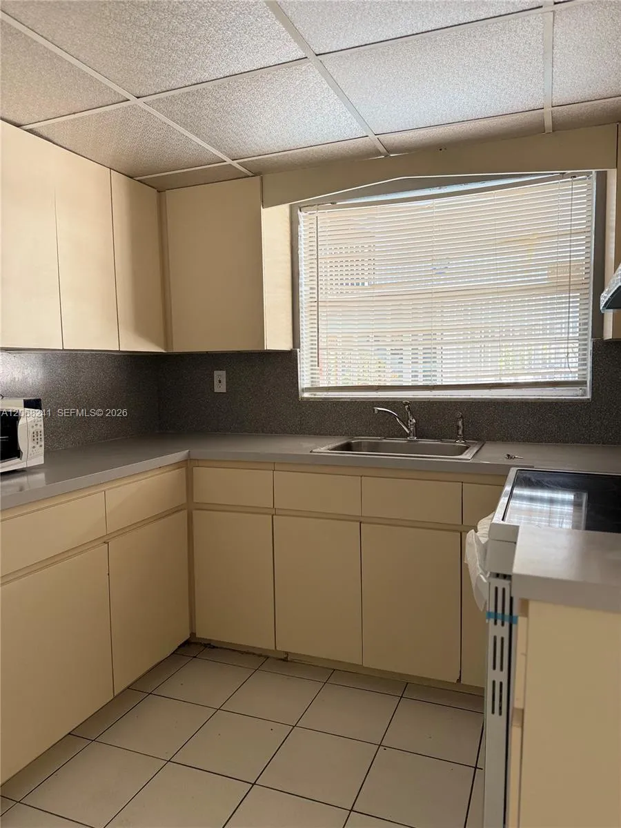 1735 NE 164th St #E104 North Miami Beach, FL 33162
