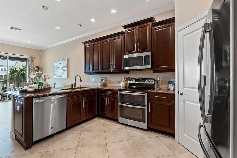 6043 ANCHORAGE WAY S St Petersburg, FL 33712