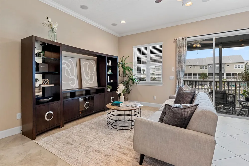 6043 ANCHORAGE WAY S St Petersburg, FL 33712