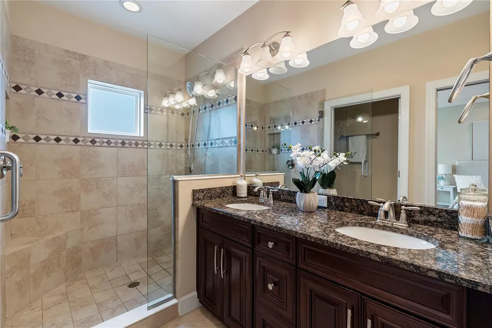6043 ANCHORAGE WAY S St Petersburg, FL 33712