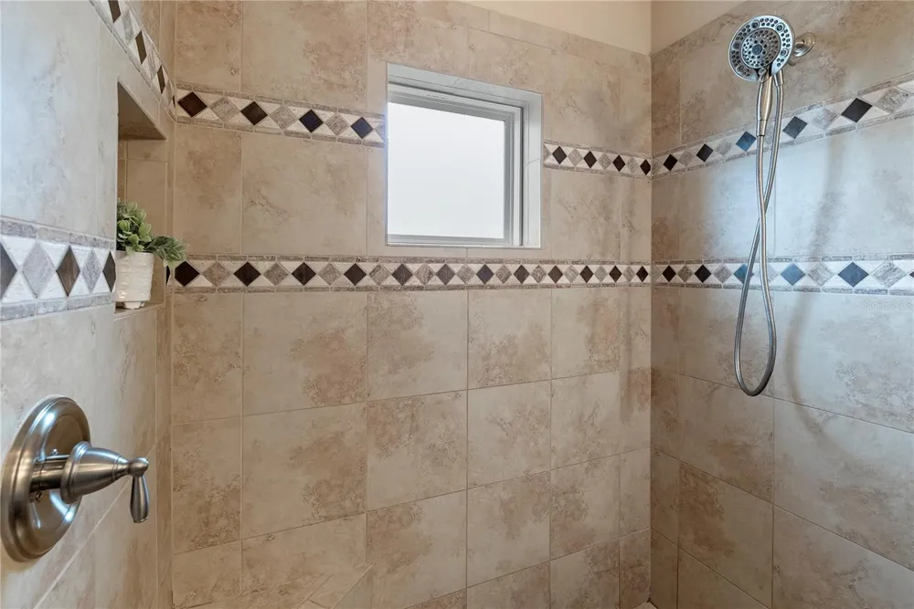 6043 ANCHORAGE WAY S St Petersburg, FL 33712