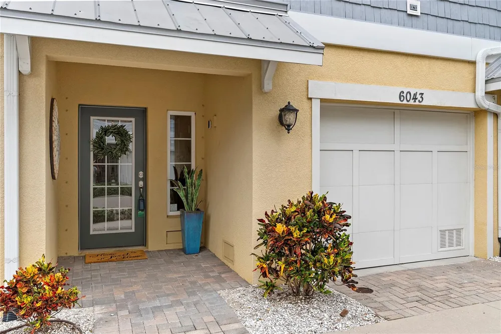 6043 ANCHORAGE WAY S St Petersburg, FL 33712