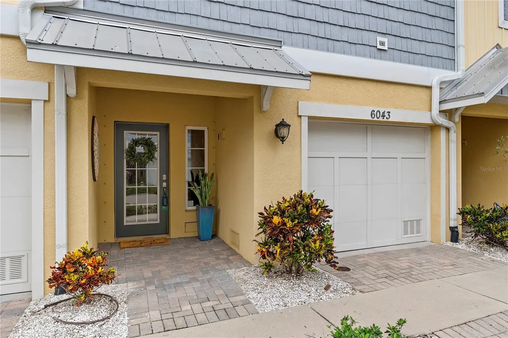 6043 ANCHORAGE WAY S St Petersburg, FL 33712
