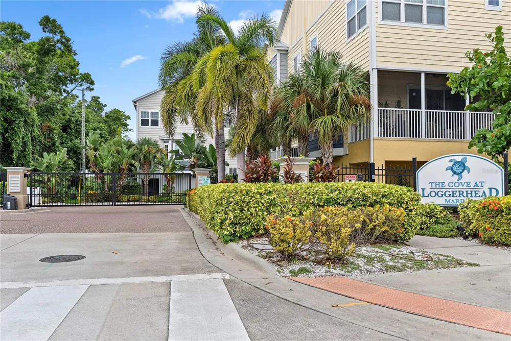 6043 ANCHORAGE WAY S St Petersburg, FL 33712