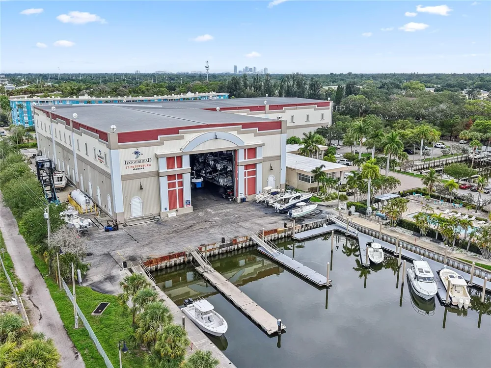6043 ANCHORAGE WAY S St Petersburg, FL 33712