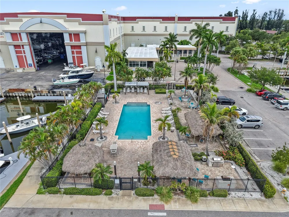 6043 ANCHORAGE WAY S St Petersburg, FL 33712