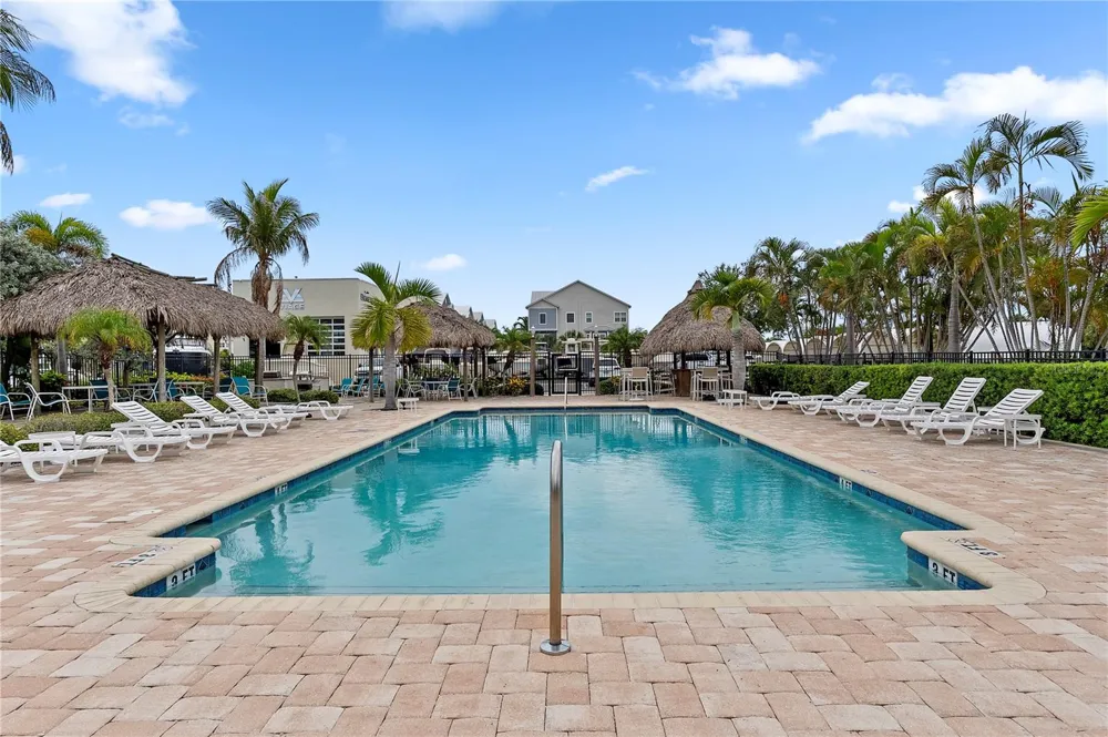 6043 ANCHORAGE WAY S St Petersburg, FL 33712