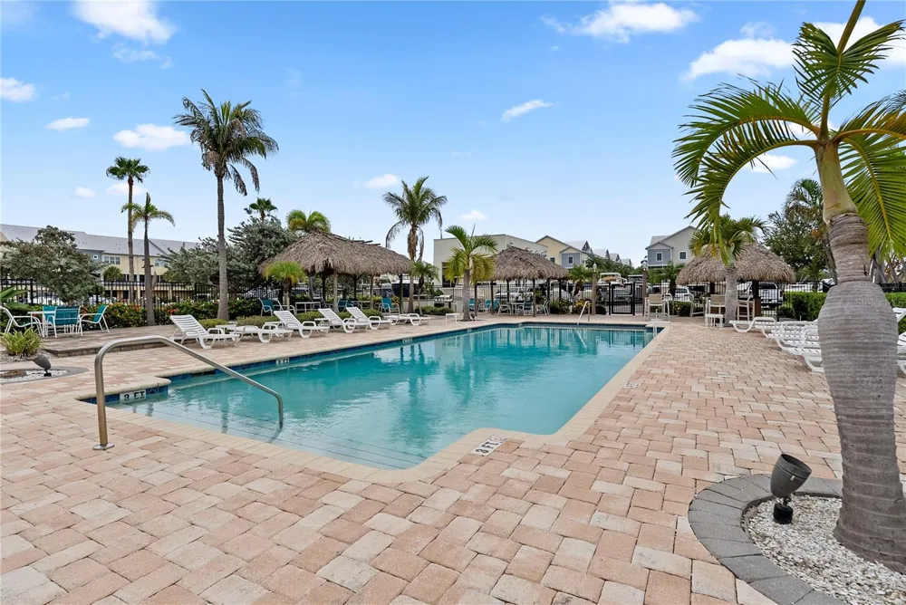 6043 ANCHORAGE WAY S St Petersburg, FL 33712