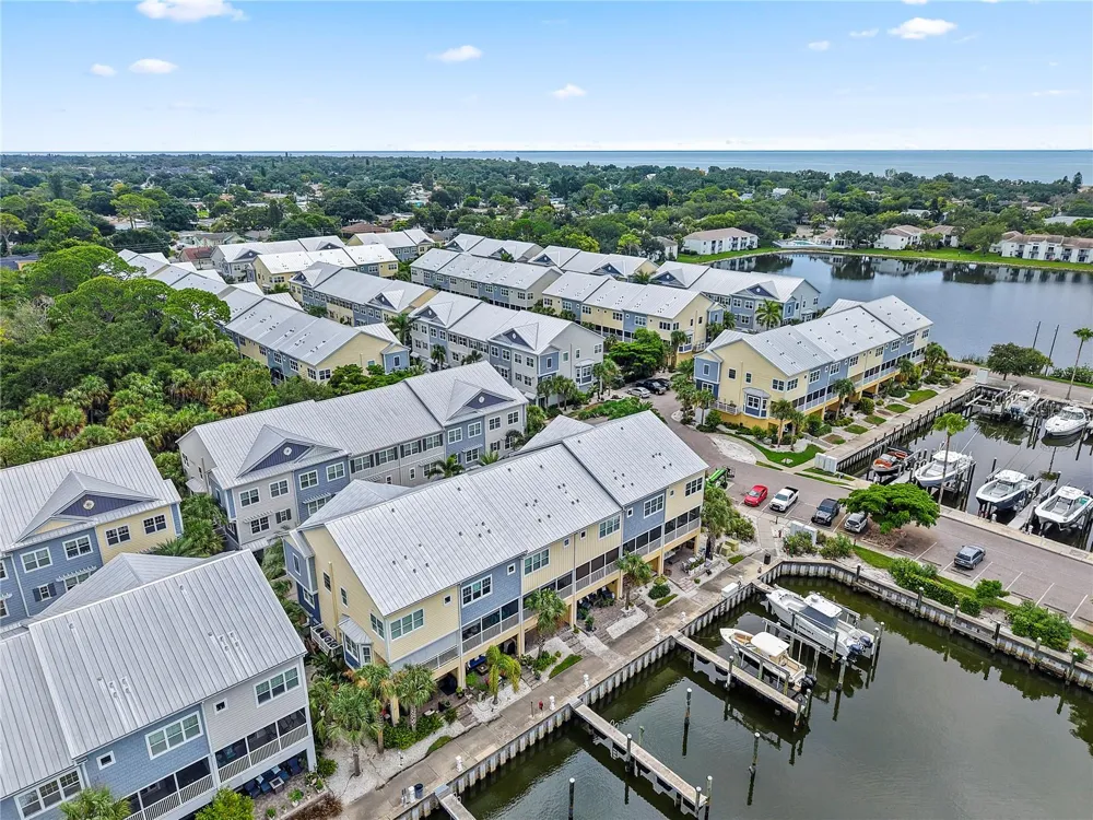 6043 ANCHORAGE WAY S St Petersburg, FL 33712