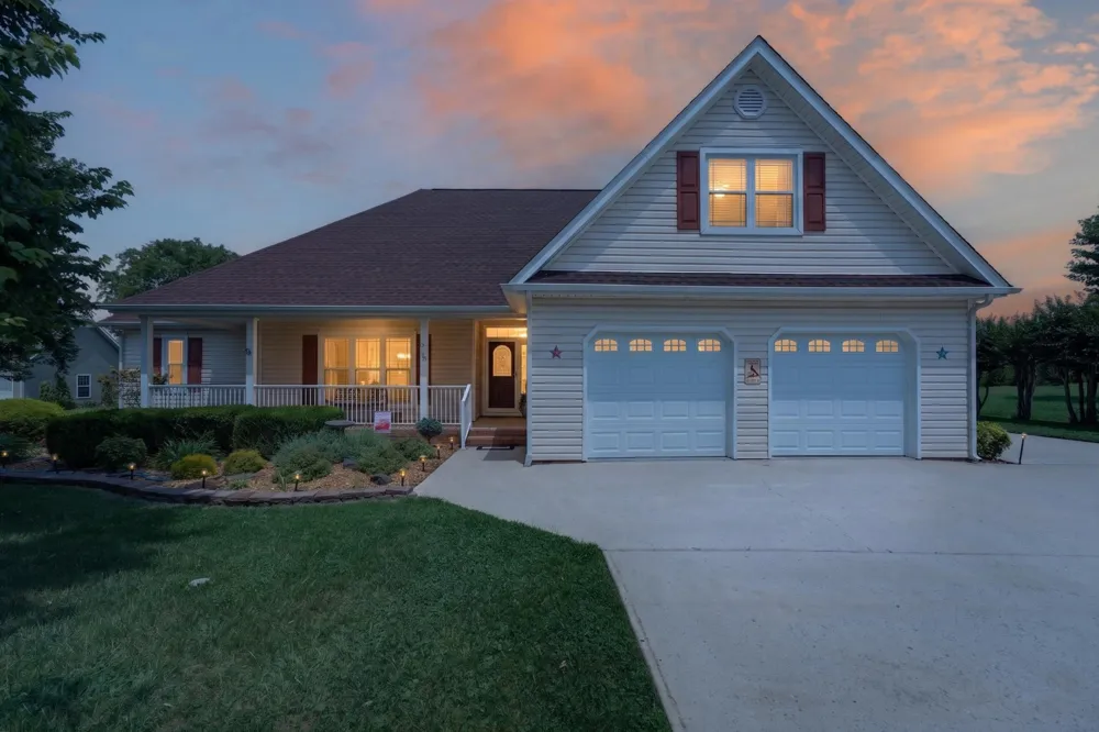 218 Charlotte Dr Winchester, TN 37398