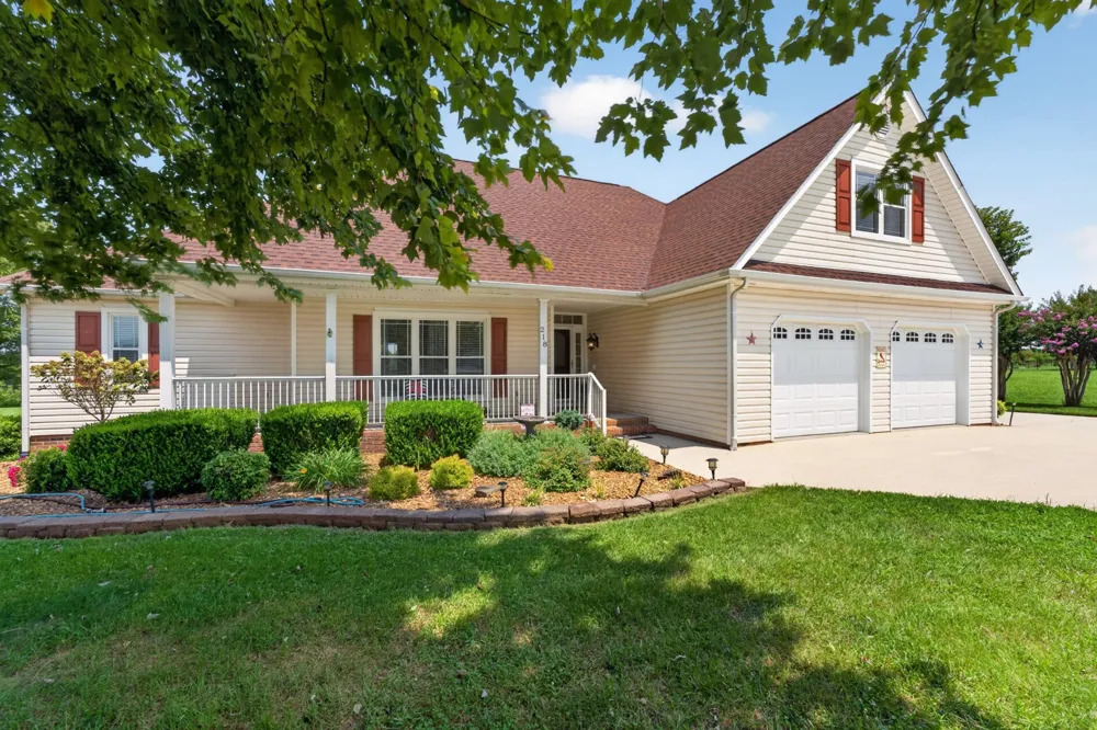 218 Charlotte Dr Winchester, TN 37398