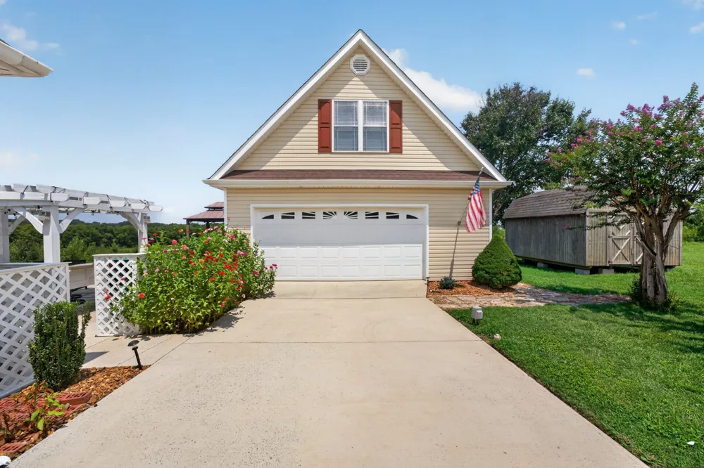 218 Charlotte Dr Winchester, TN 37398