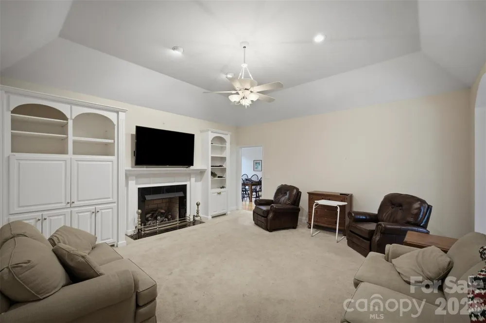405 Woodridge Drive SE Lenoir, NC 28645