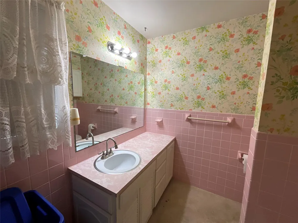 605 3rd Street Cuero, TX 77954