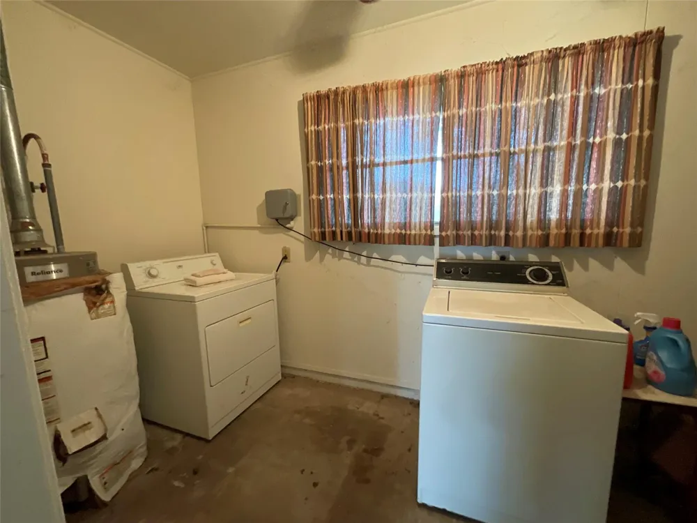 605 3rd Street Cuero, TX 77954
