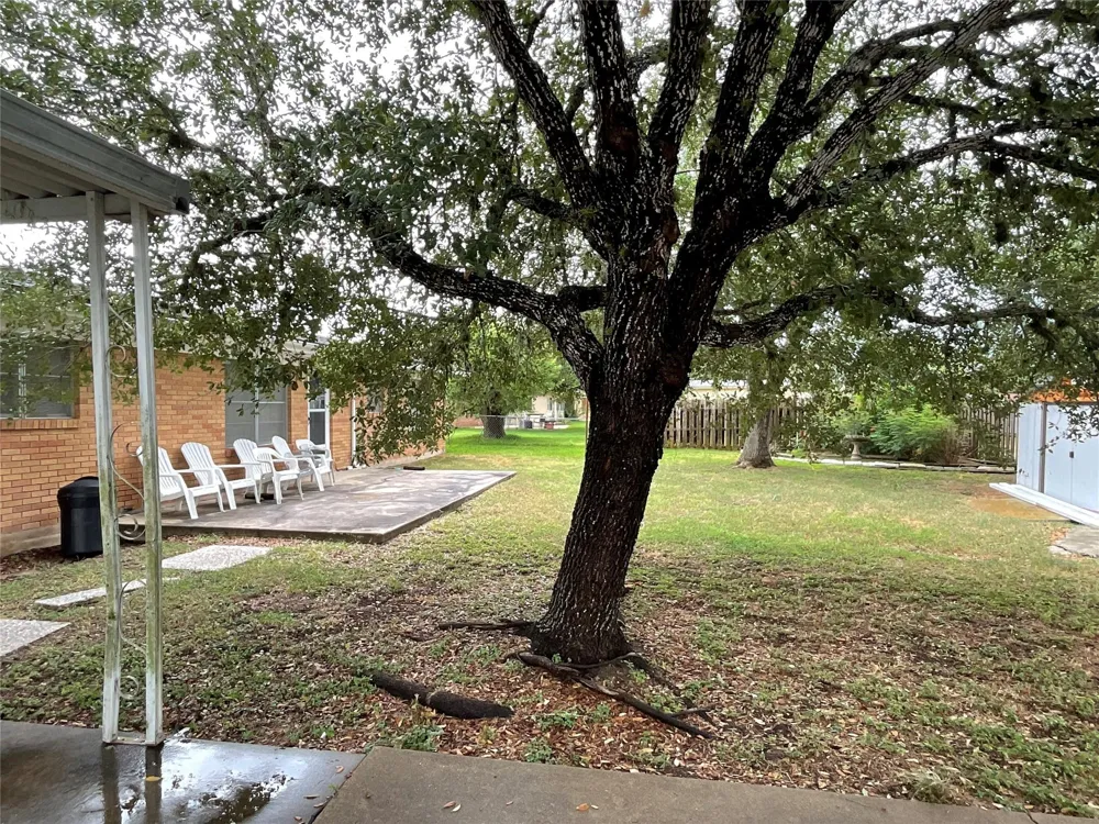 605 3rd Street Cuero, TX 77954