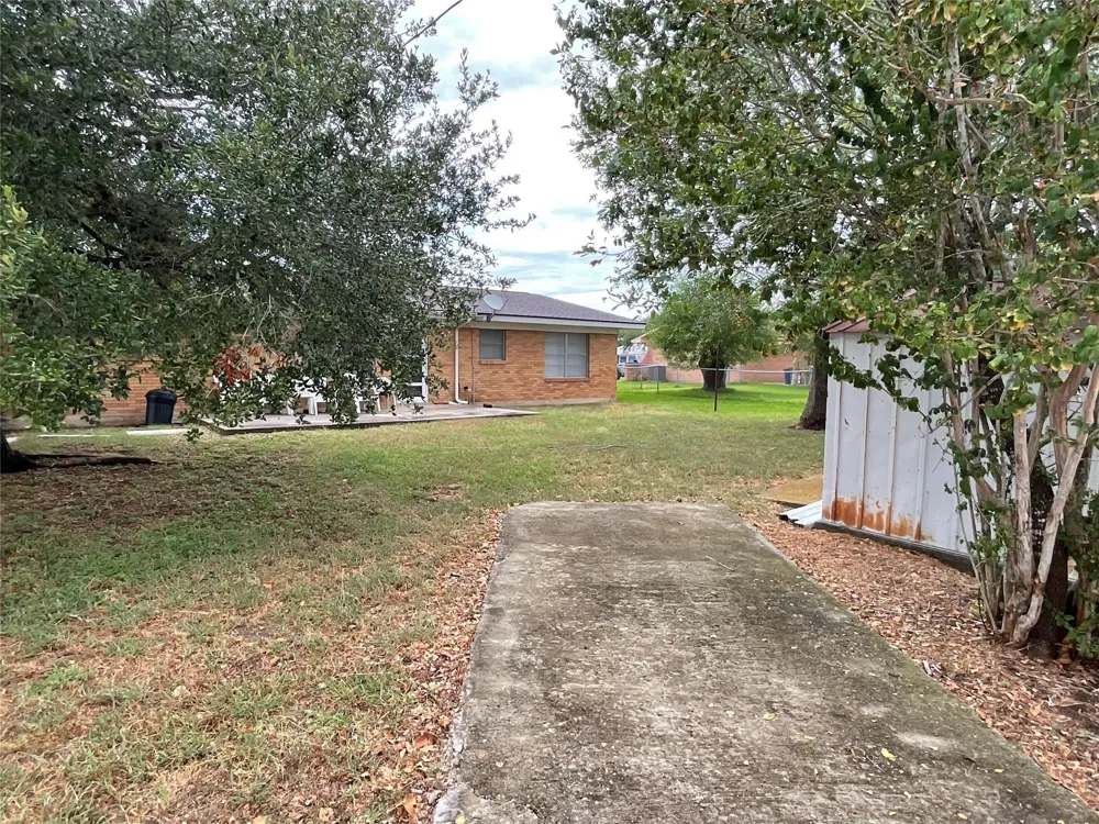 605 3rd Street Cuero, TX 77954