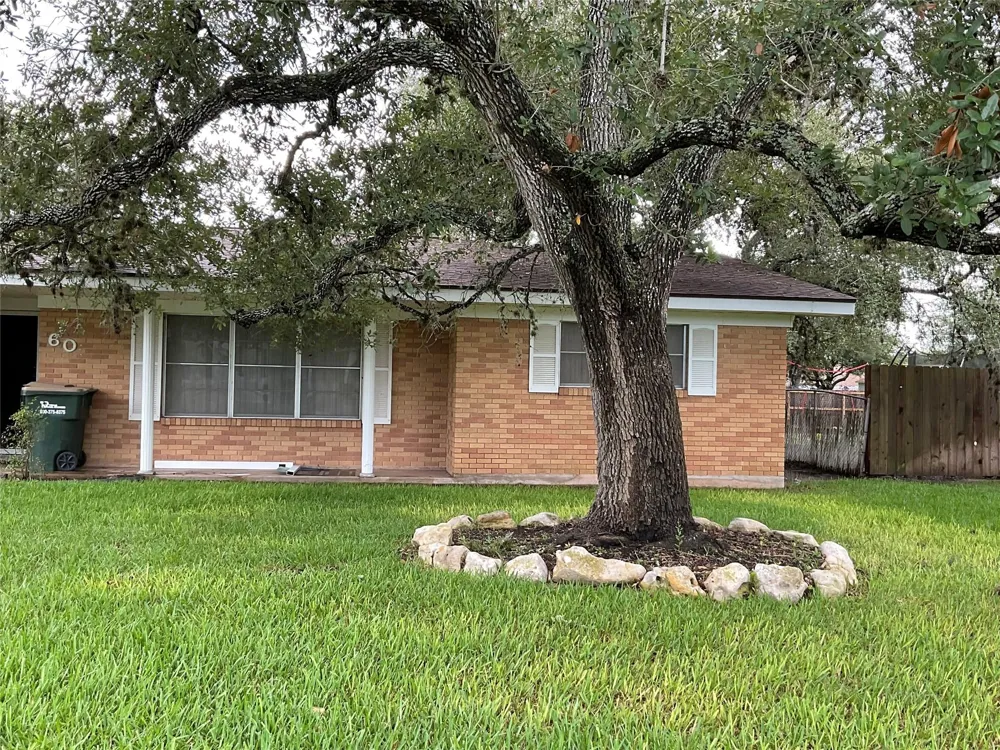 605 3rd Street Cuero, TX 77954