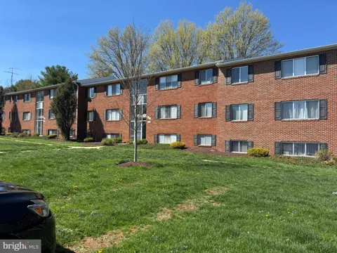 3876 SHADYWOOD DRIVE #8