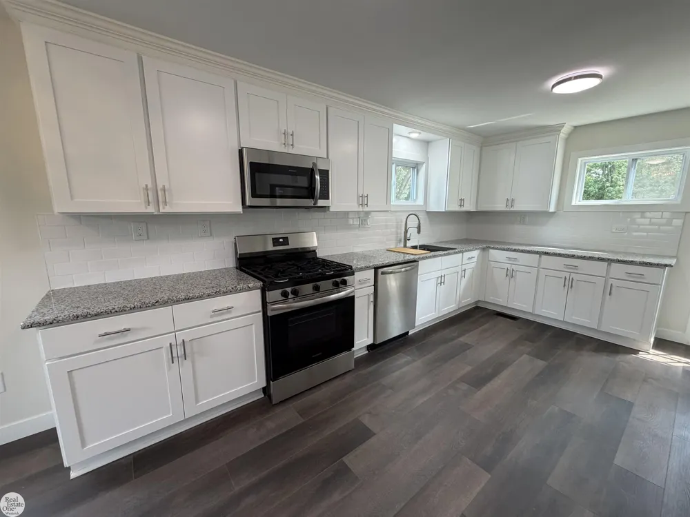 11188 Rhode Drive Shelby Charter Township, MI 48317