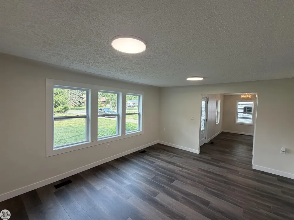 11188 Rhode Drive Shelby Charter Township, MI 48317