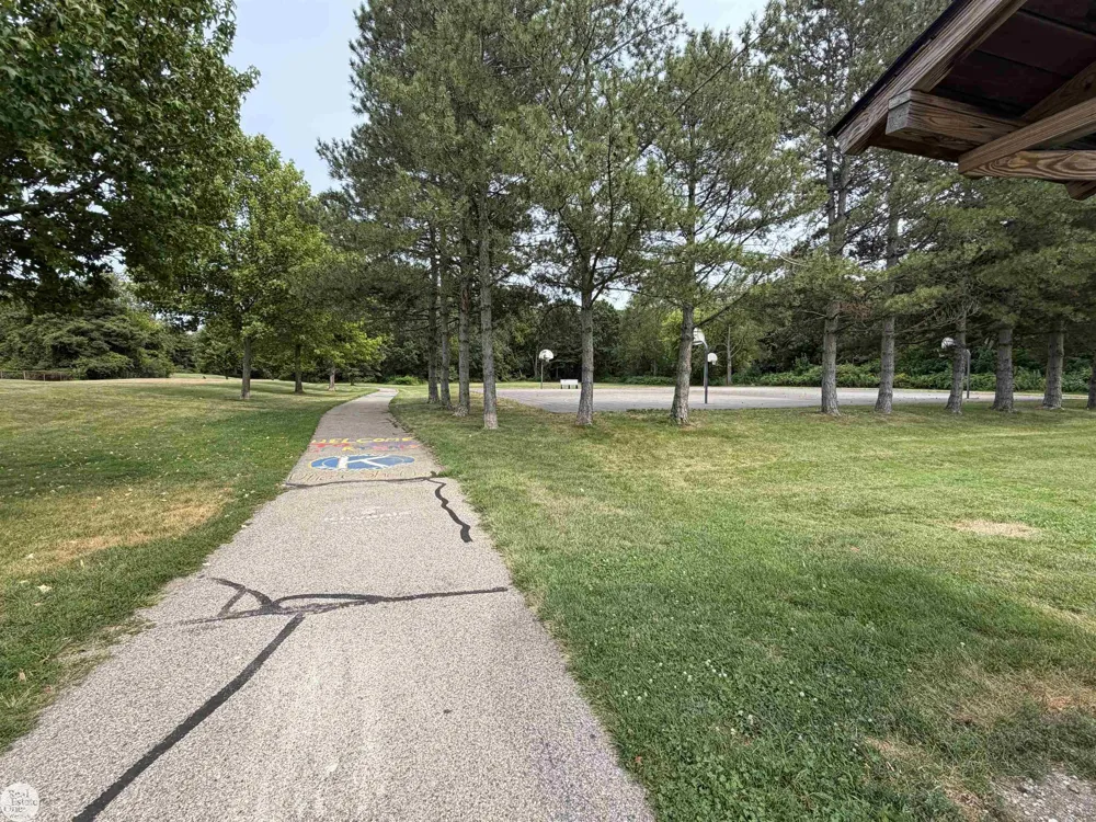 11188 Rhode Drive Shelby Charter Township, MI 48317