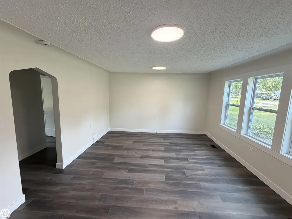 11188 Rhode Drive Shelby Charter Township, MI 48317