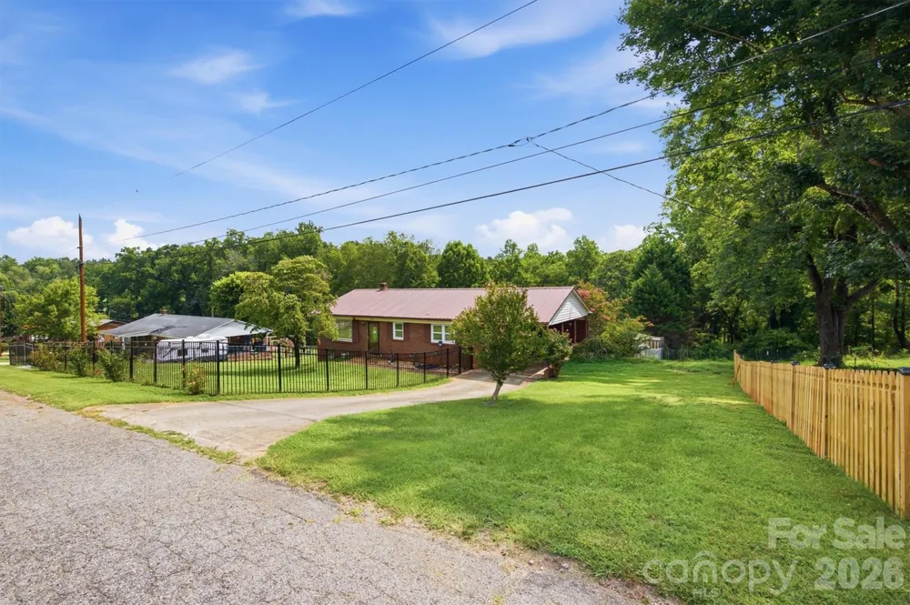 1082 Maple Street Granite Falls, NC 28630
