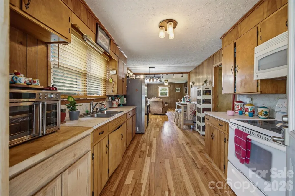 1082 Maple Street Granite Falls, NC 28630
