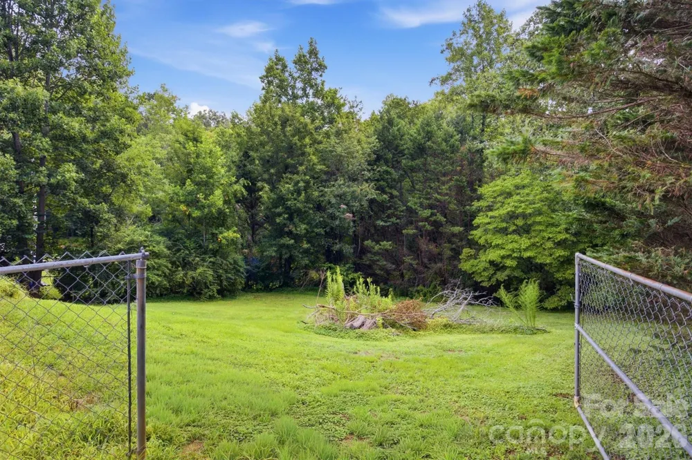1082 Maple Street Granite Falls, NC 28630