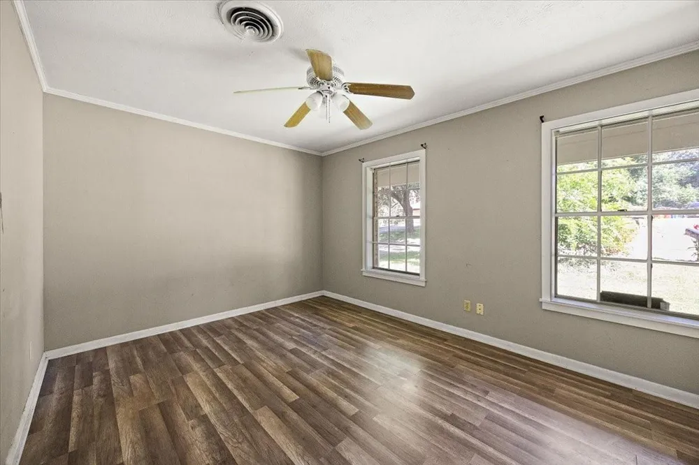 207 E Homewood Drive Crockett, TX 75835