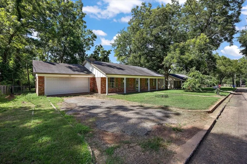 207 E Homewood Drive Crockett, TX 75835