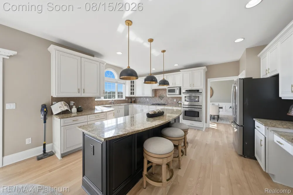 3812 S Shoreline Drive Milford Charter Township, MI 48381