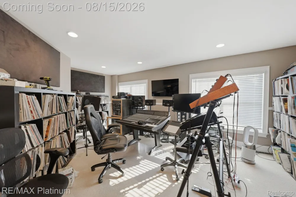 3812 S Shoreline Drive Milford Charter Township, MI 48381