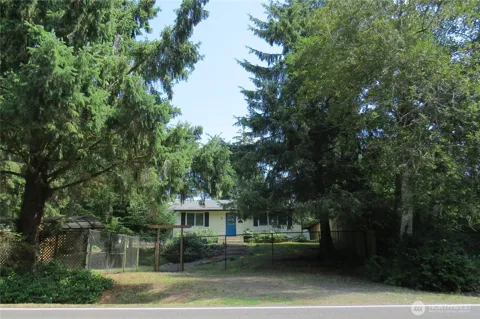 770 Duck Lake Drive SE