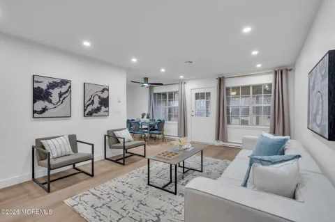 842 Inverness Court #E