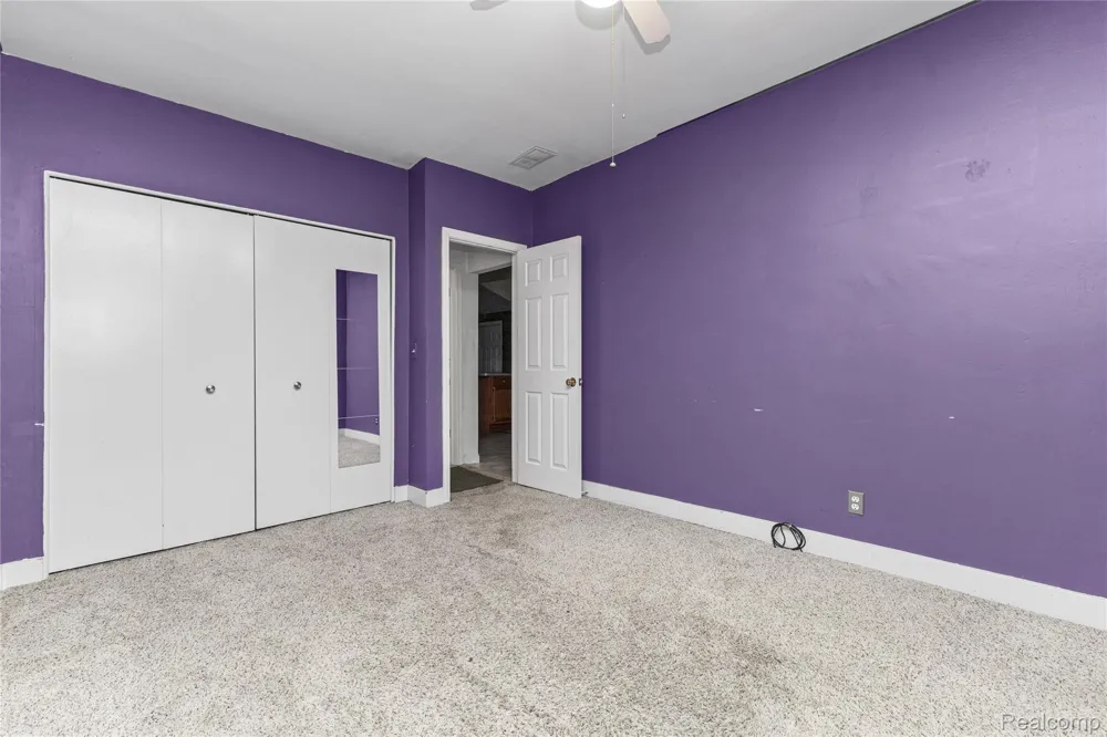 20890 Hollywood Street Harper Woods City, MI 48225