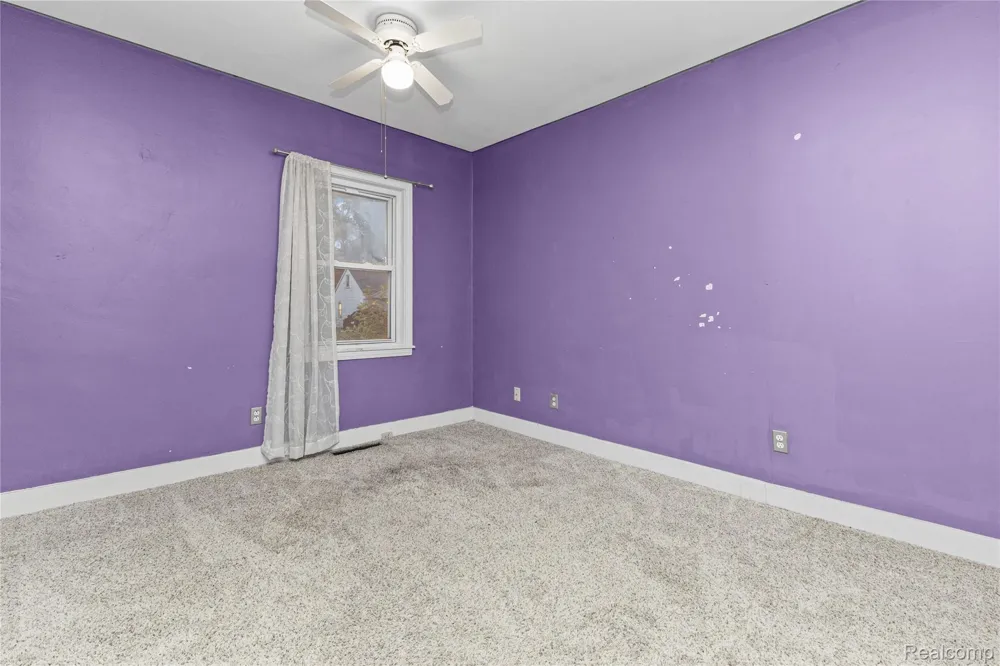 20890 Hollywood Street Harper Woods City, MI 48225