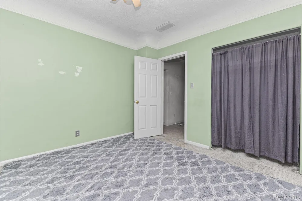 20890 Hollywood Street Harper Woods City, MI 48225