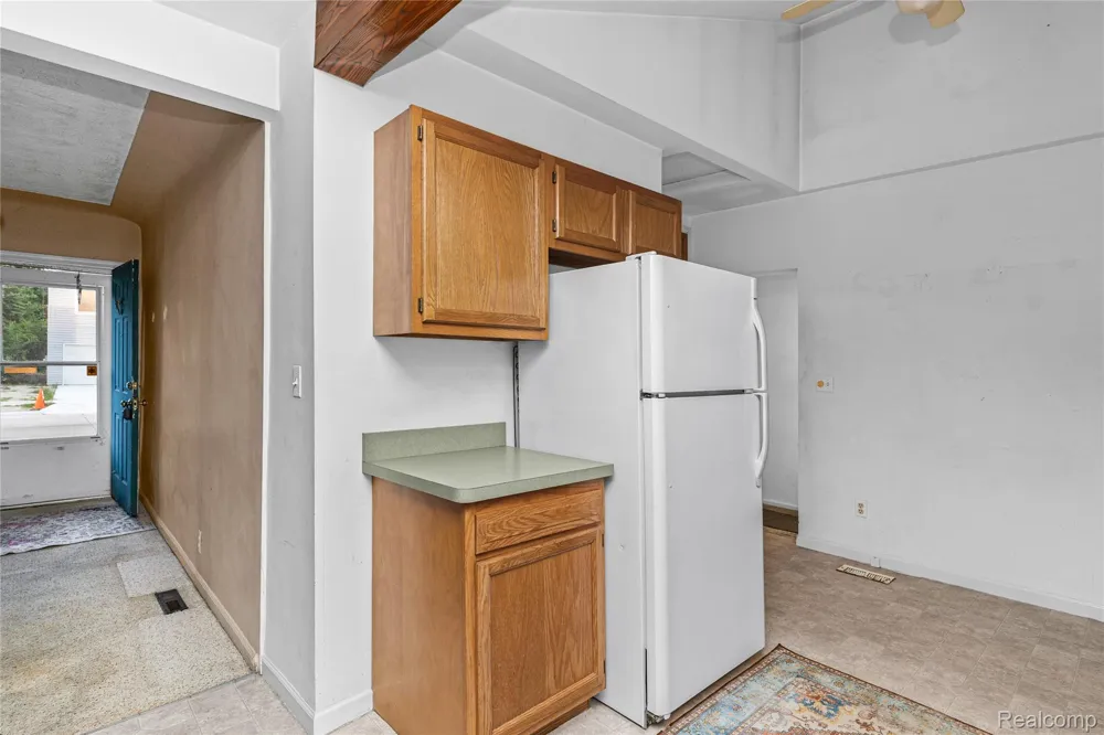 20890 Hollywood Street Harper Woods City, MI 48225