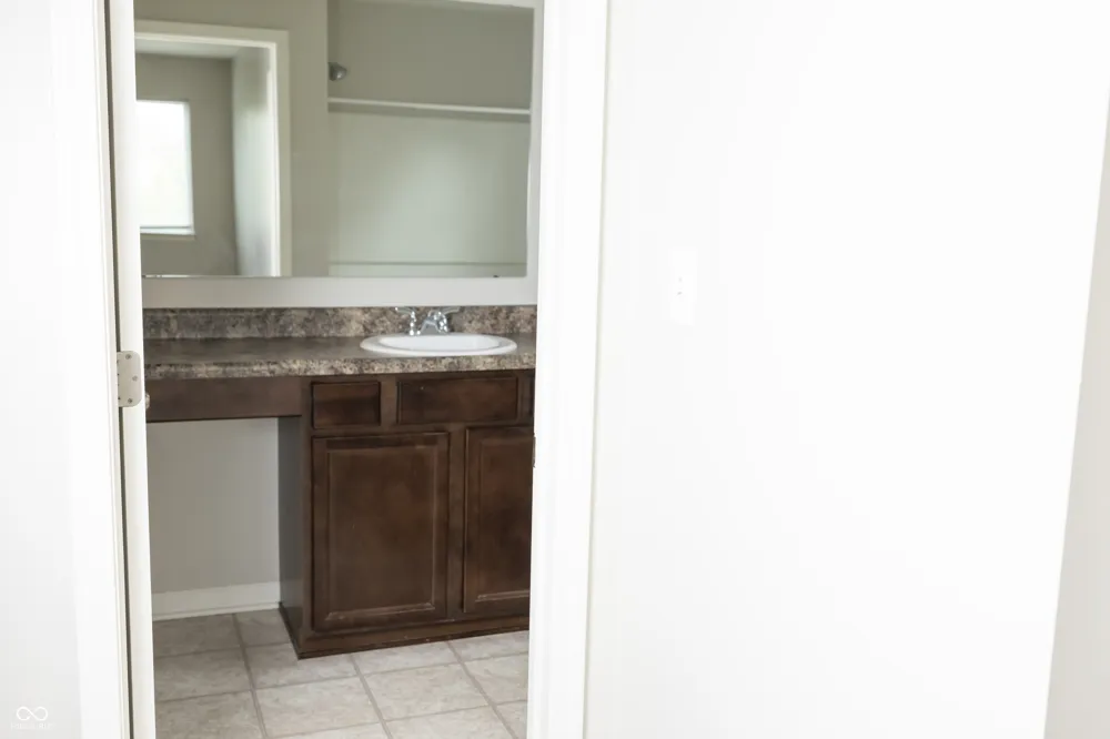 2122 Cedarmill Drive Franklin, IN 46131