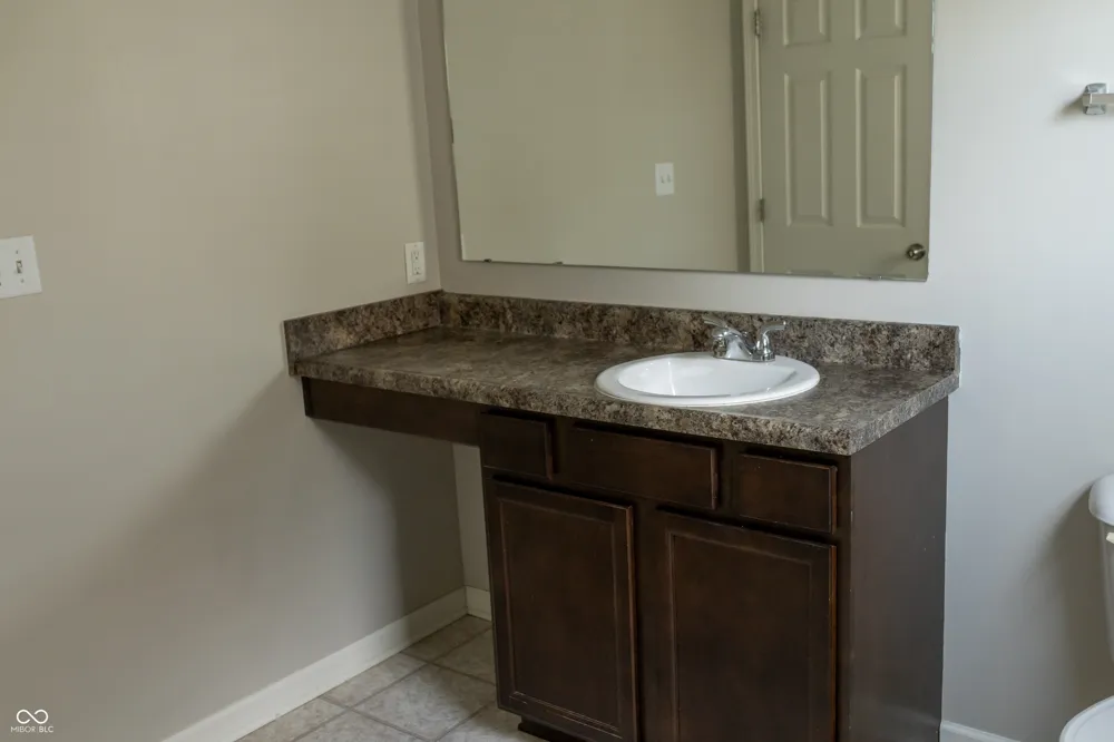 2122 Cedarmill Drive Franklin, IN 46131