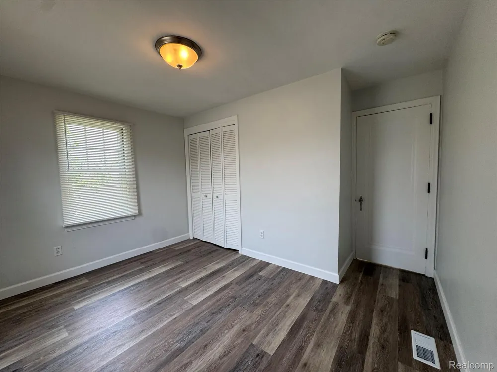 2452 Earlmont Berkley City, MI 48072