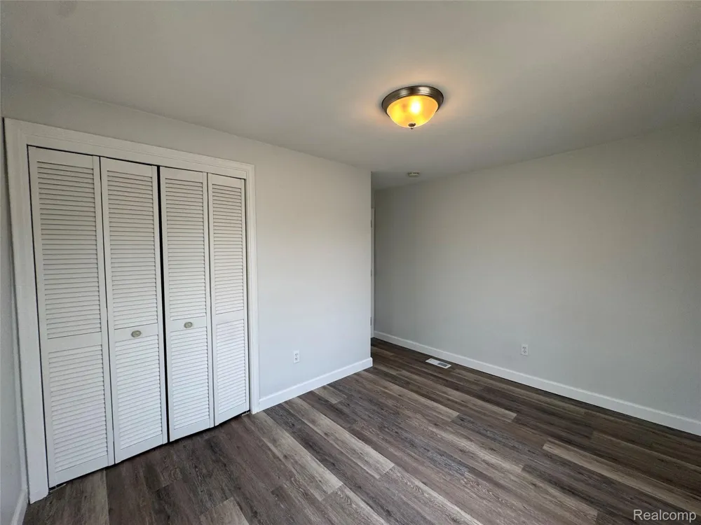 2452 Earlmont Berkley City, MI 48072