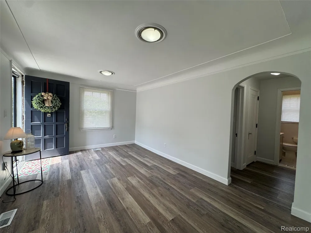 2452 Earlmont Berkley City, MI 48072