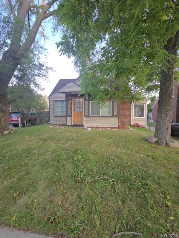 16326 Toepfer Drive Eastpointe City, MI 48021