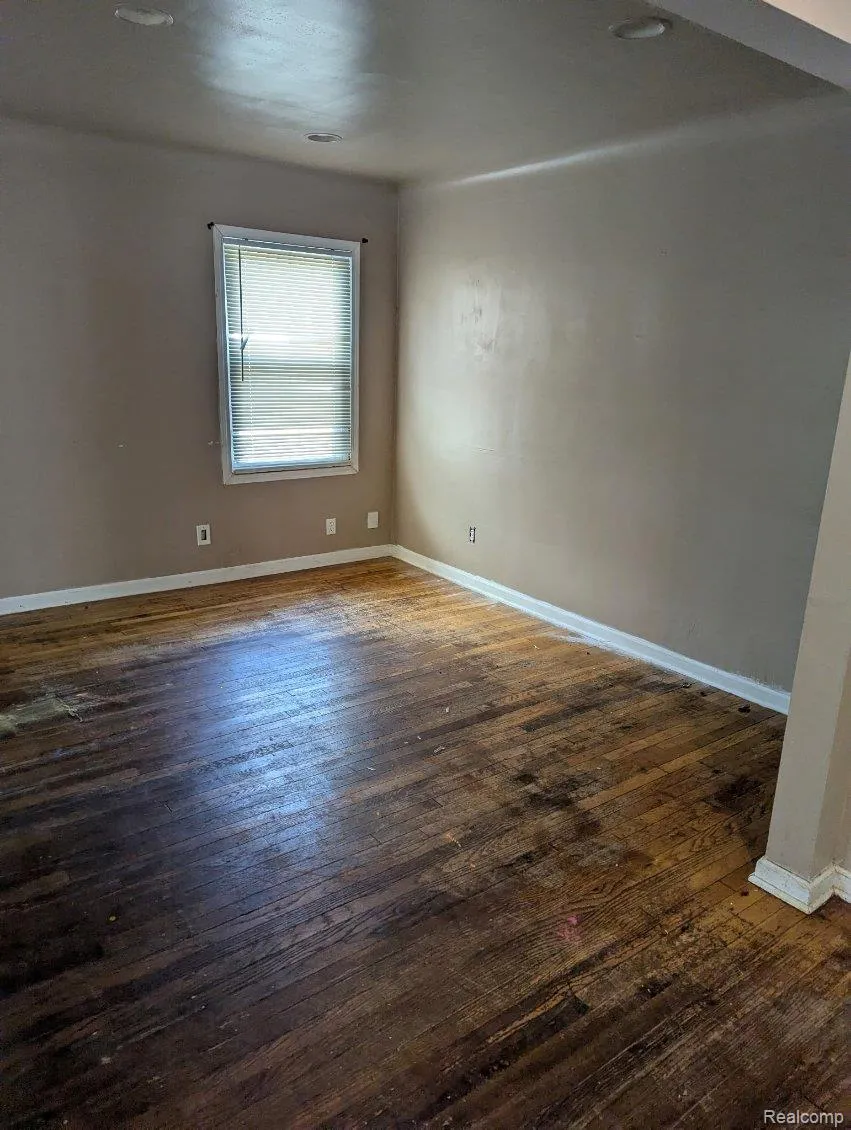 16326 Toepfer Drive Eastpointe City, MI 48021