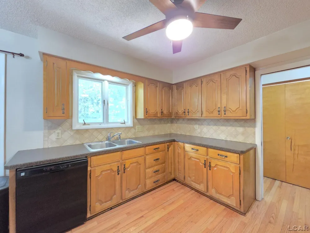 425 MAPLEWOOD COURT Adrian City, MI 49221